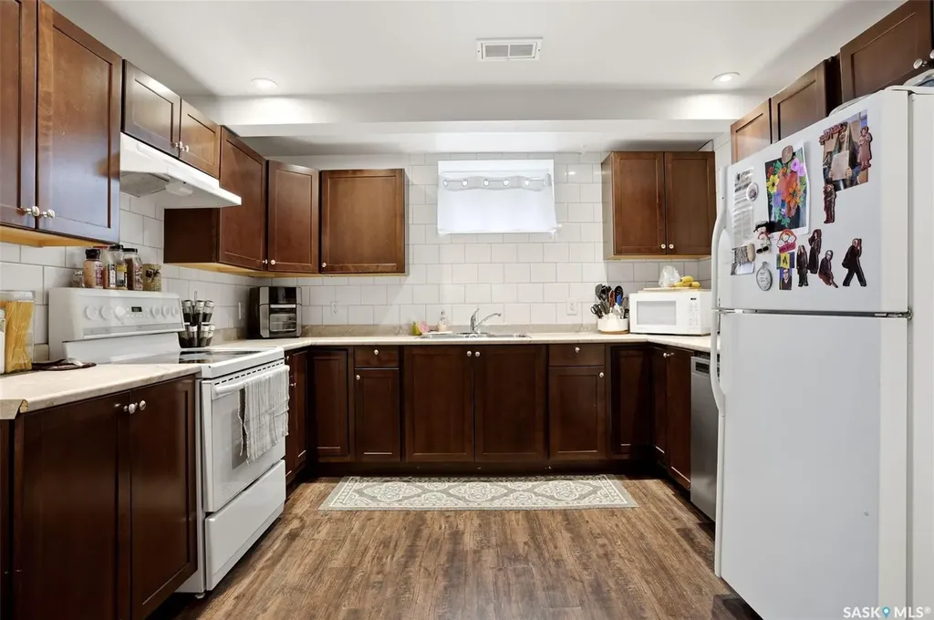 533 Broadway Avenue Regina SK S4N 1B9