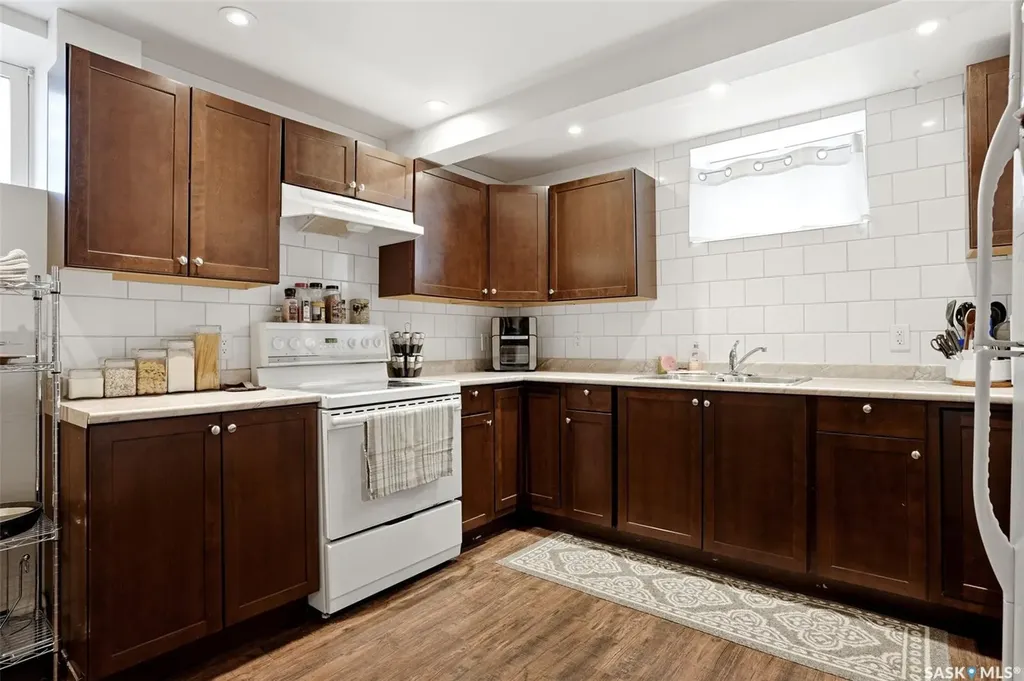 533 Broadway Avenue Regina SK S4N 1B9