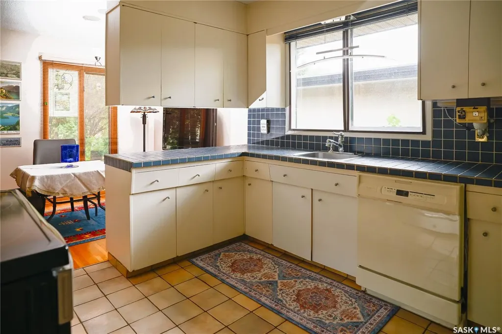 75 Richmond Crescent Saskatoon SK S7K 1A9