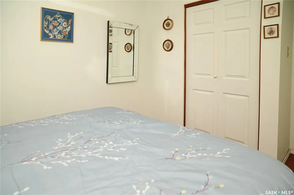 75 Richmond Crescent Saskatoon SK S7K 1A9