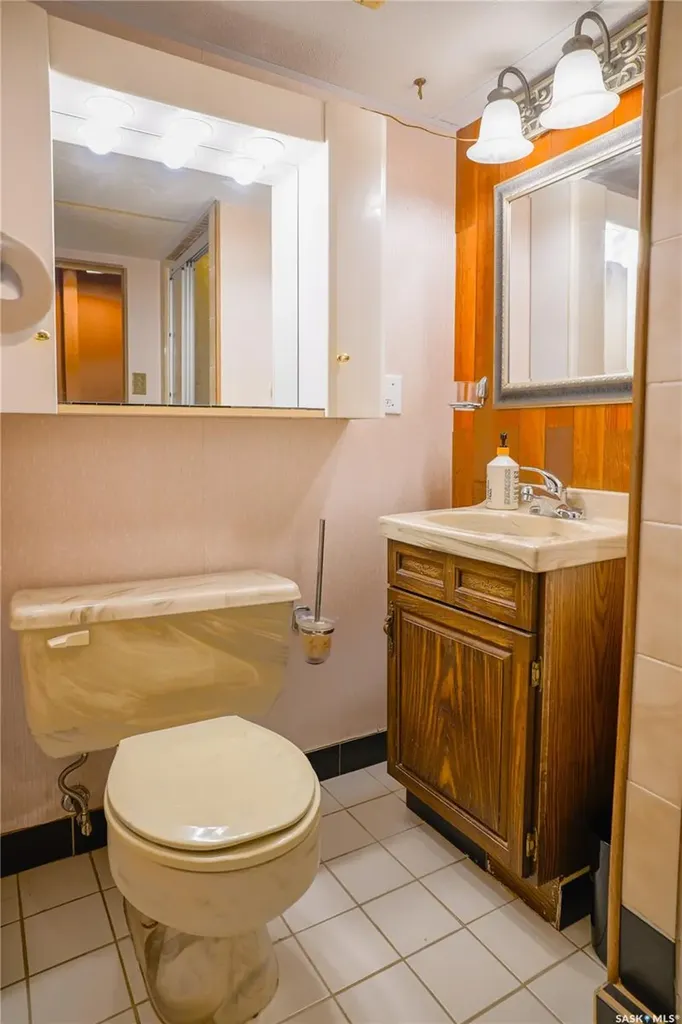 75 Richmond Crescent Saskatoon SK S7K 1A9