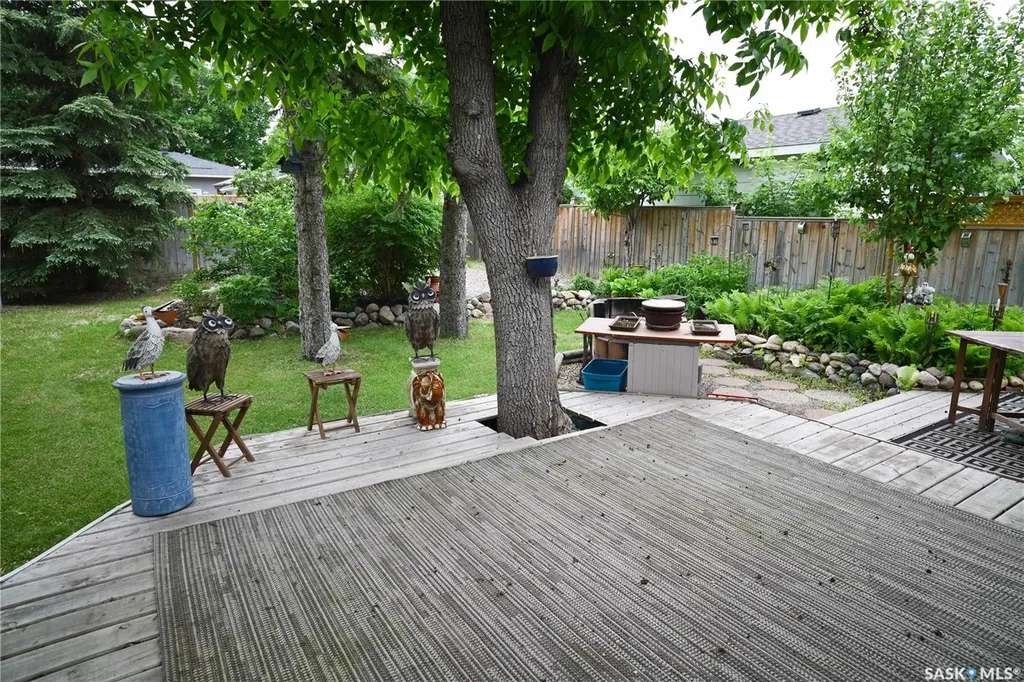 75 Richmond Crescent Saskatoon SK S7K 1A9