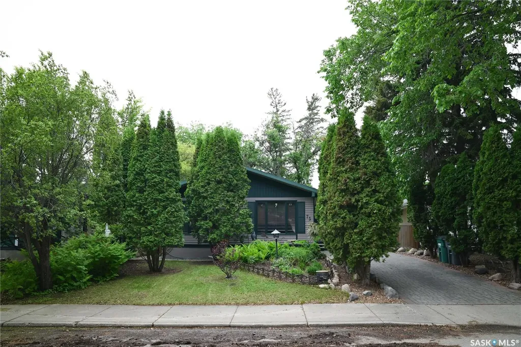 75 Richmond Crescent Saskatoon SK S7K 1A9