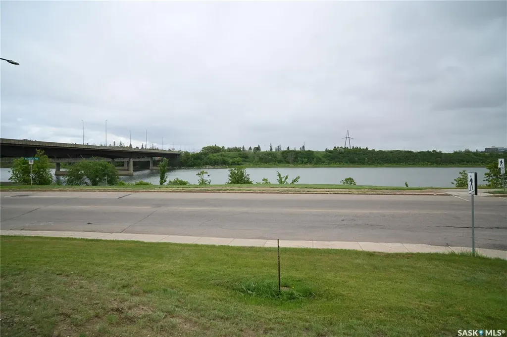 75 Richmond Crescent Saskatoon SK S7K 1A9