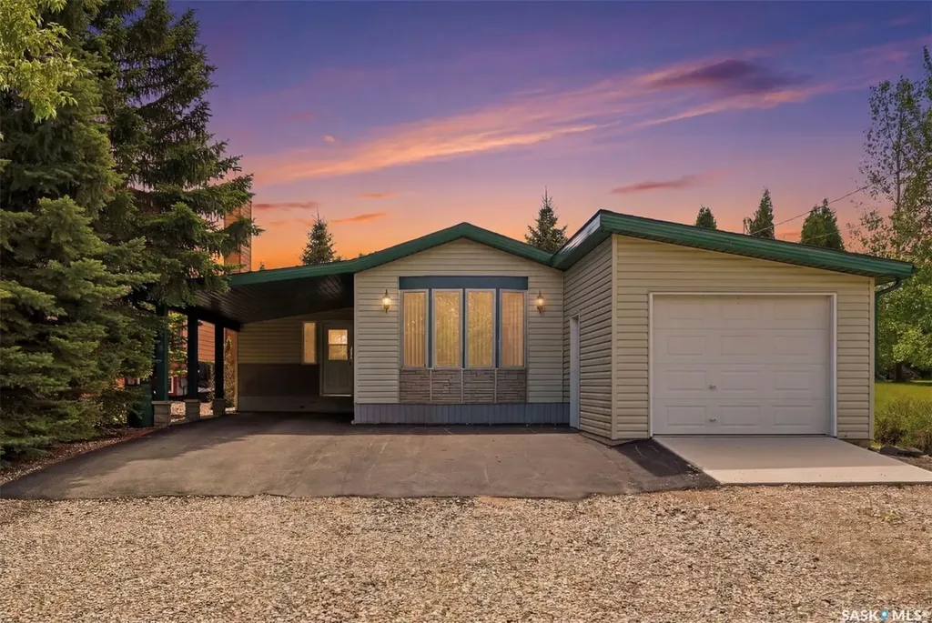 313 Cumming Avenue Manitou Beach SK S0K 4T1