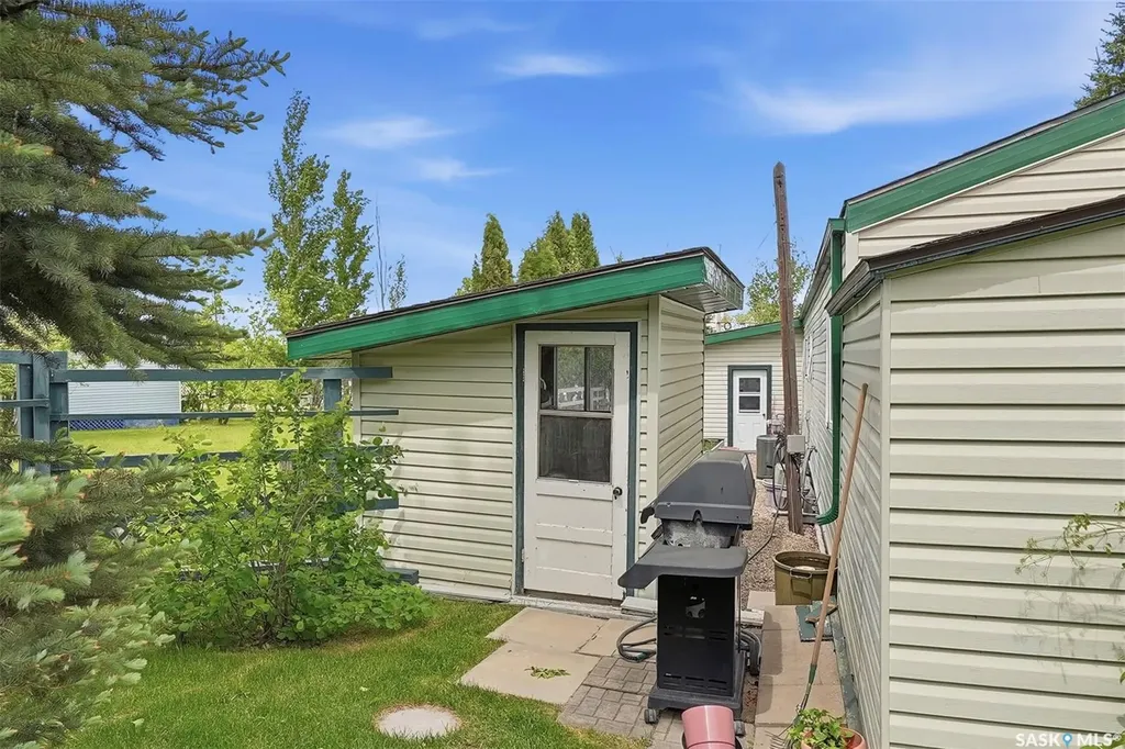 313 Cumming Avenue Manitou Beach SK S0K 4T1