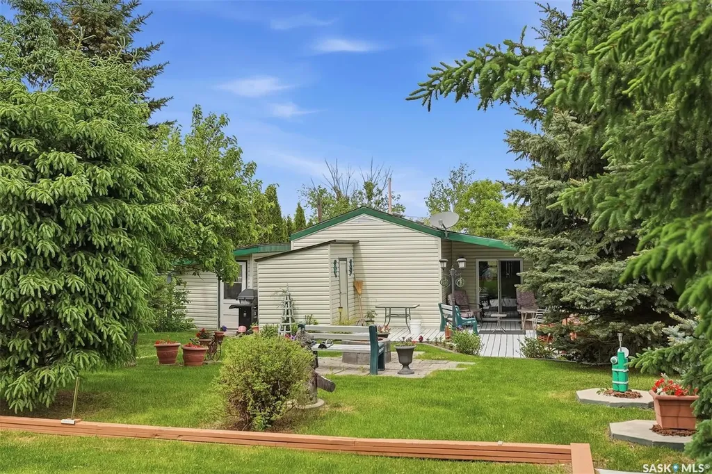 313 Cumming Avenue Manitou Beach SK S0K 4T1