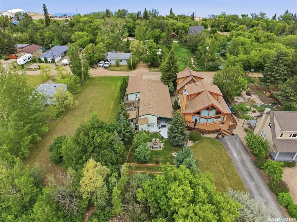 313 Cumming Avenue Manitou Beach SK S0K 4T1
