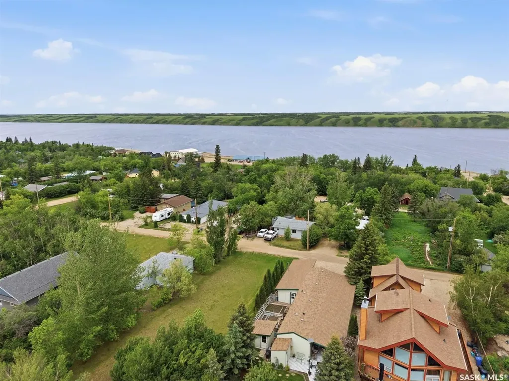 313 Cumming Avenue Manitou Beach SK S0K 4T1