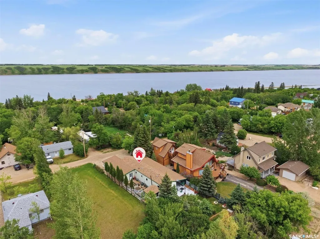 313 Cumming Avenue Manitou Beach SK S0K 4T1