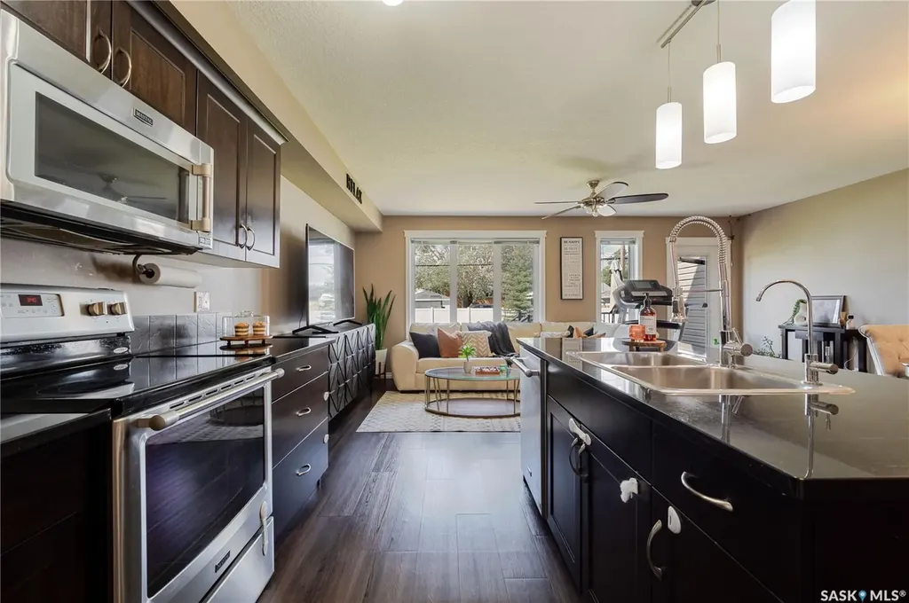 940 Bradley Street Moose Jaw SK S6H 3M4