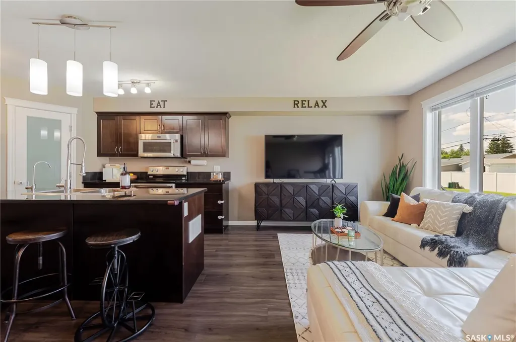 940 Bradley Street Moose Jaw SK S6H 3M4
