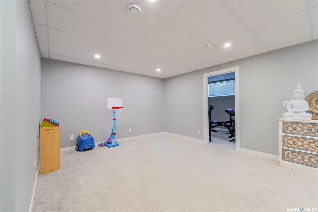 940 Bradley Street Moose Jaw SK S6H 3M4