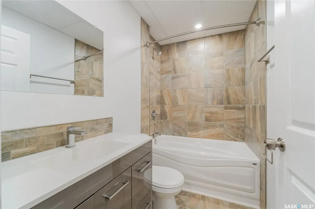 940 Bradley Street Moose Jaw SK S6H 3M4