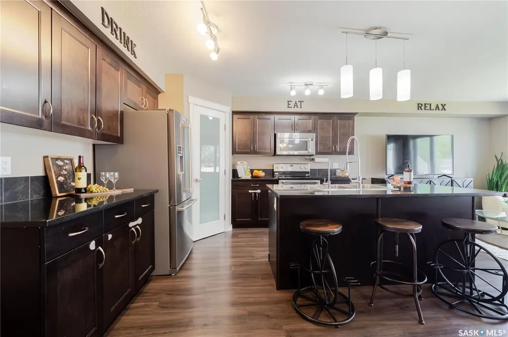 940 Bradley Street Moose Jaw SK S6H 3M4