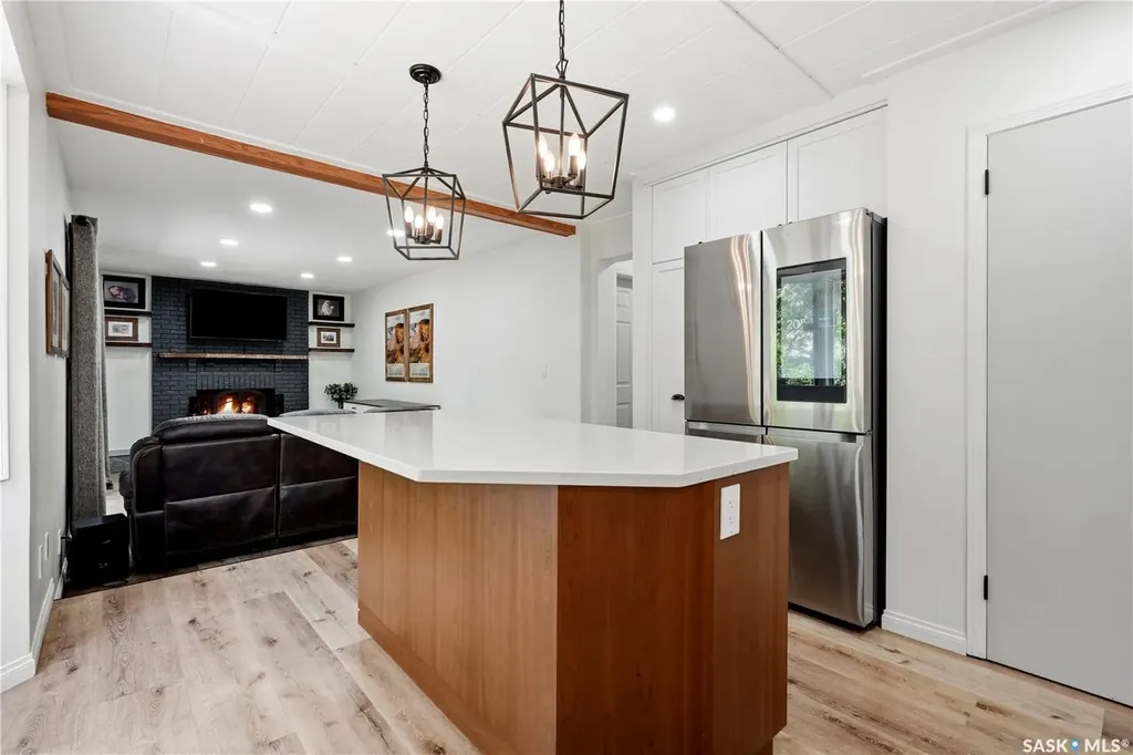 2206 Hanover Crescent E Regina SK S4V 0Z6