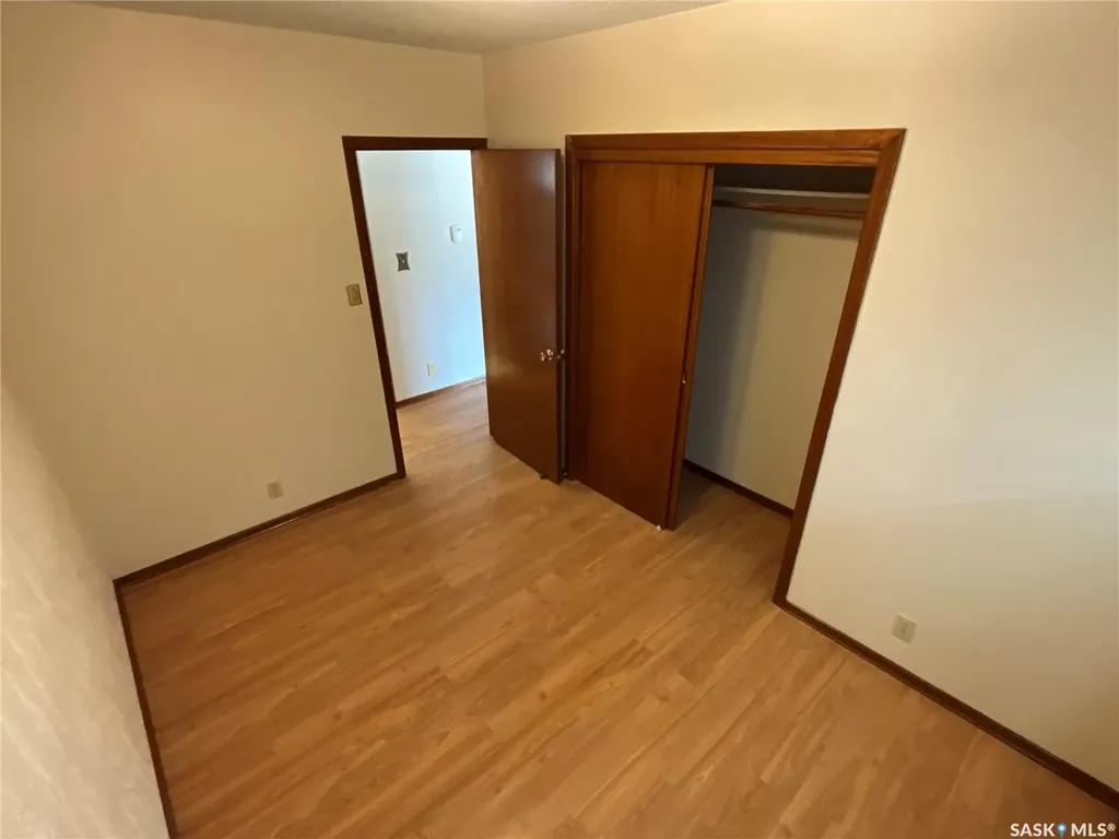 337 Mcintosh Street N Regina SK S4R 5A1
