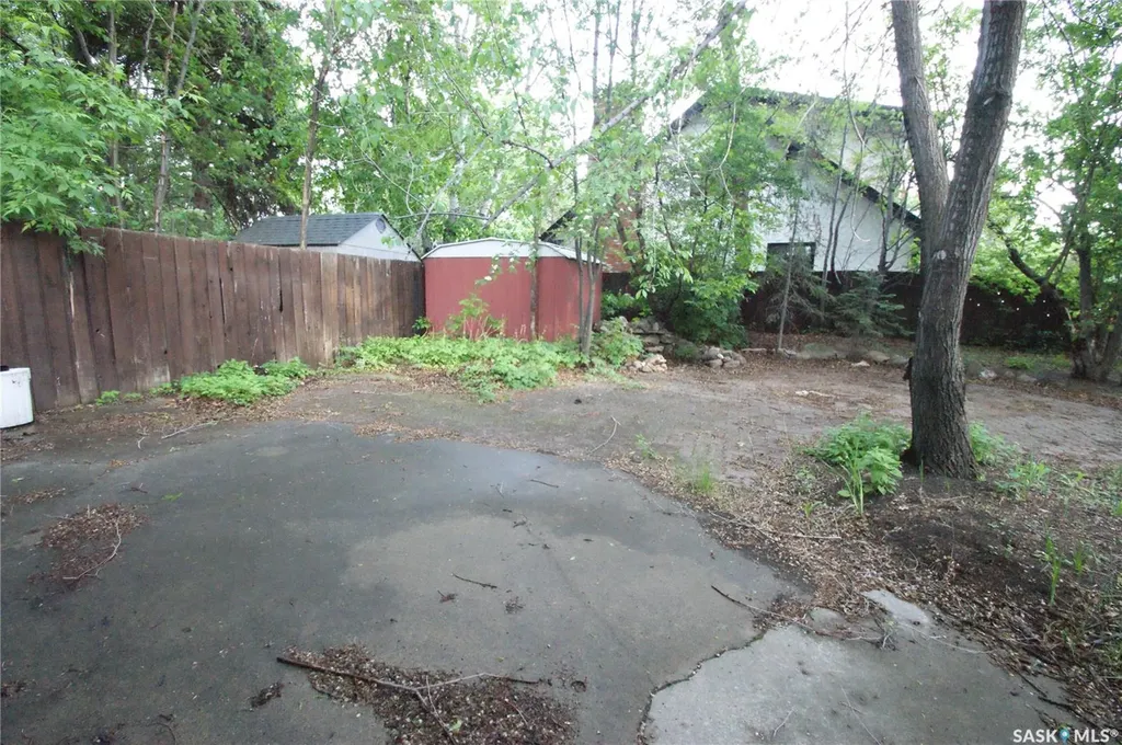 99 Assiniboine Drive Saskatoon SK S7K 4E7