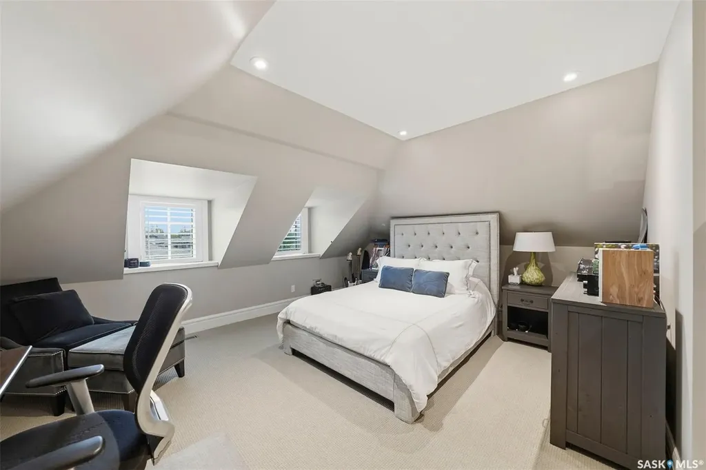 59 Briarvale Crescent Saskatoon SK S7V 0B2