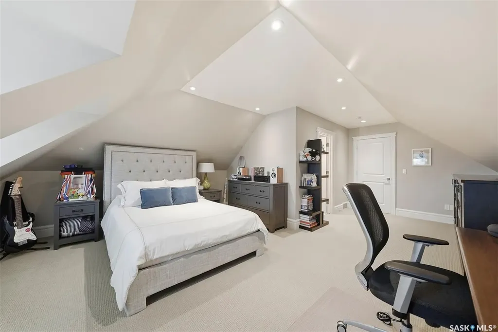 59 Briarvale Crescent Saskatoon SK S7V 0B2