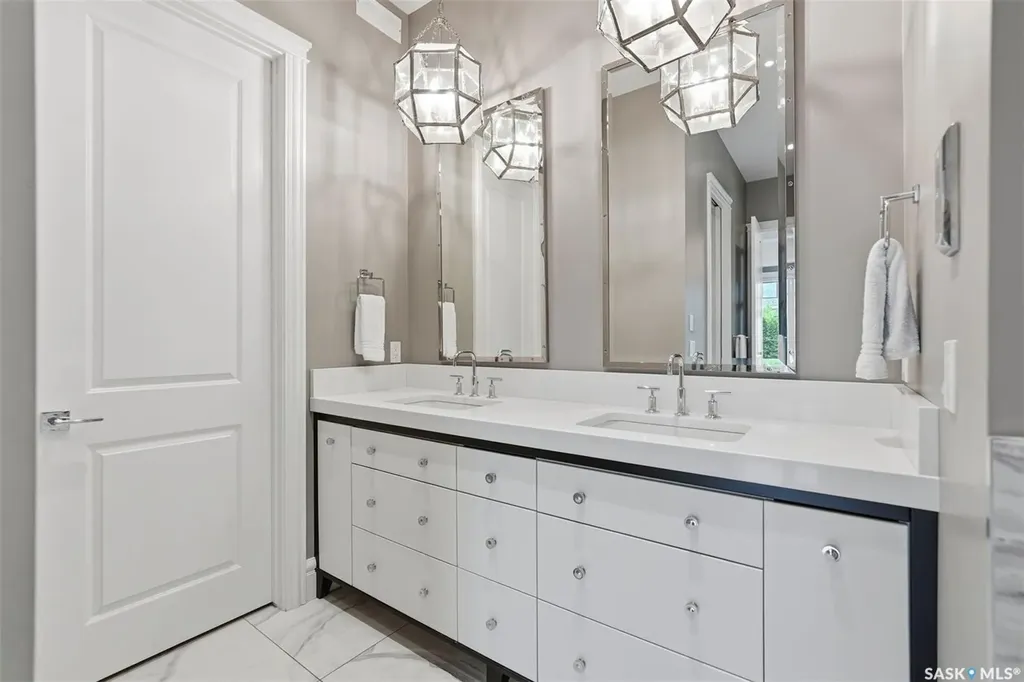 59 Briarvale Crescent Saskatoon SK S7V 0B2