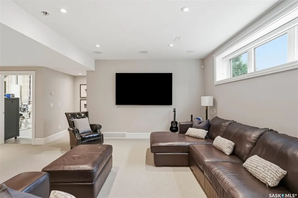 59 Briarvale Crescent Saskatoon SK S7V 0B2