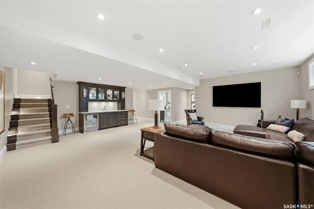59 Briarvale Crescent Saskatoon SK S7V 0B2