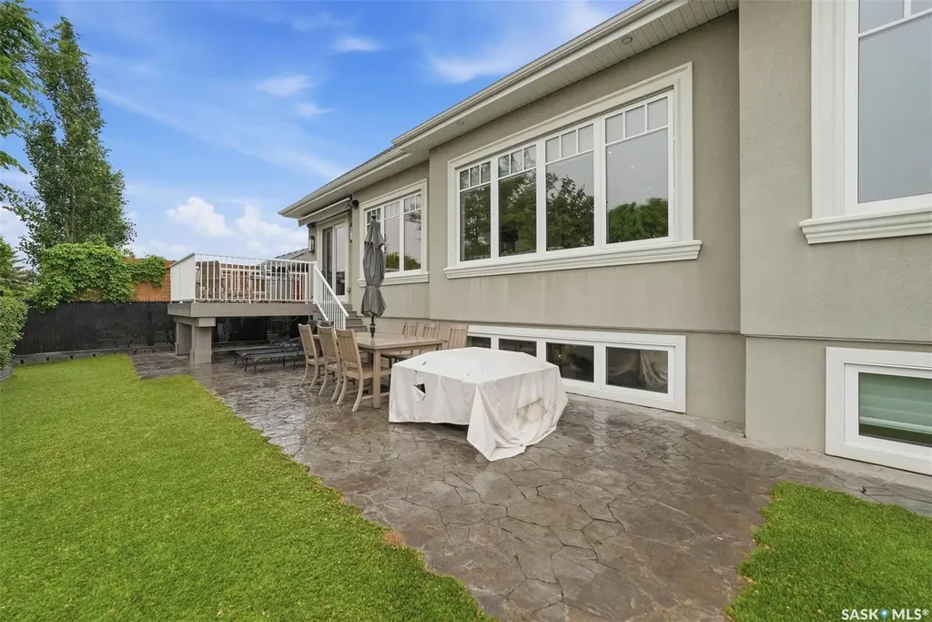59 Briarvale Crescent Saskatoon SK S7V 0B2