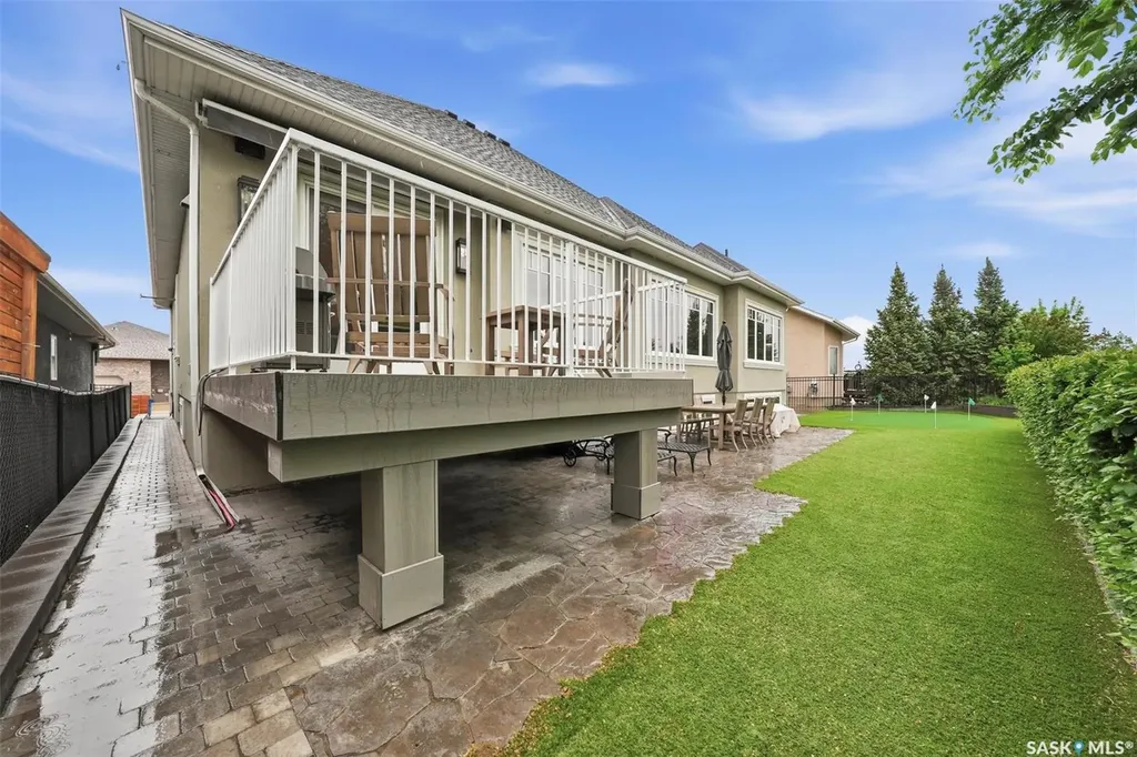 59 Briarvale Crescent Saskatoon SK S7V 0B2