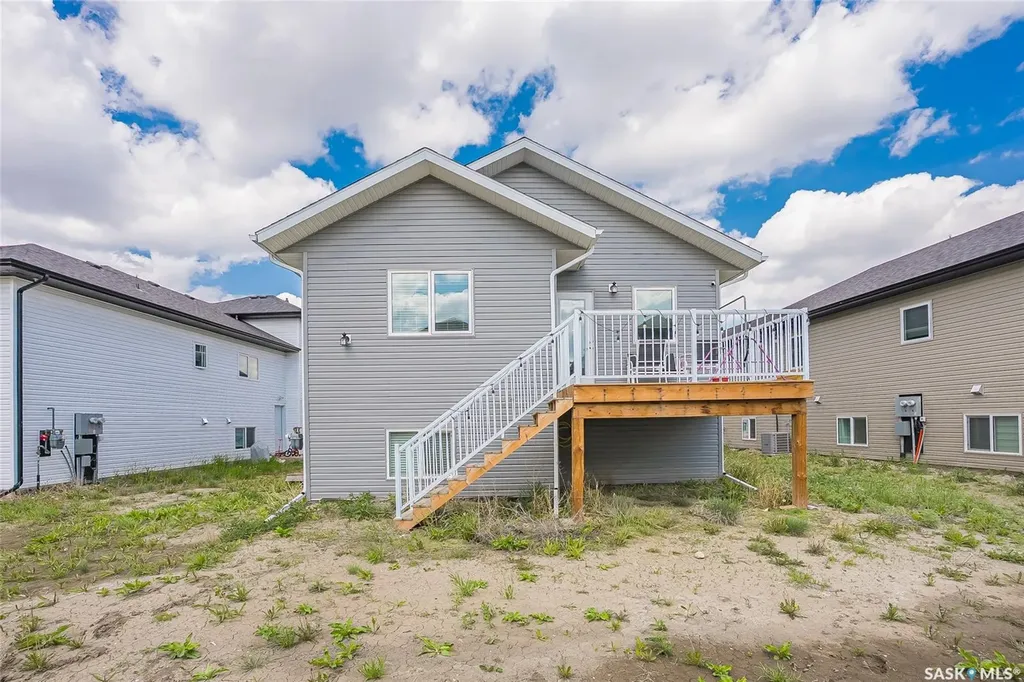 715 Bentley Manor Saskatoon SK S7L 6P2