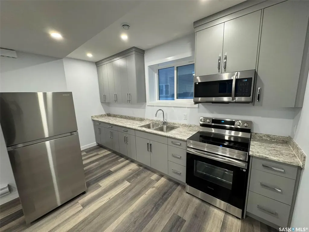 715 Bentley Manor Saskatoon SK S7L 6P2