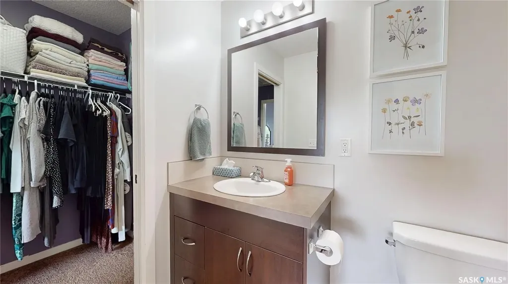 4533 Delhaye Way Regina SK S4W 0M2