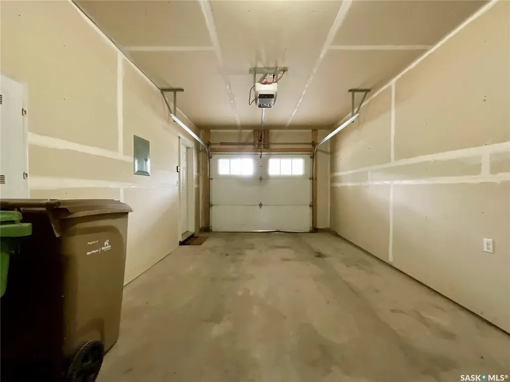 4533 Delhaye Way Regina SK S4W 0M2