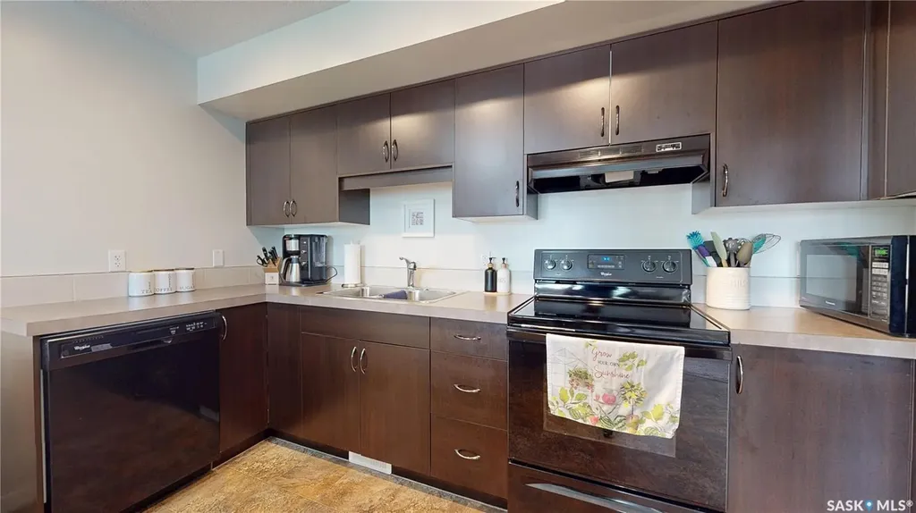 4533 Delhaye Way Regina SK S4W 0M2