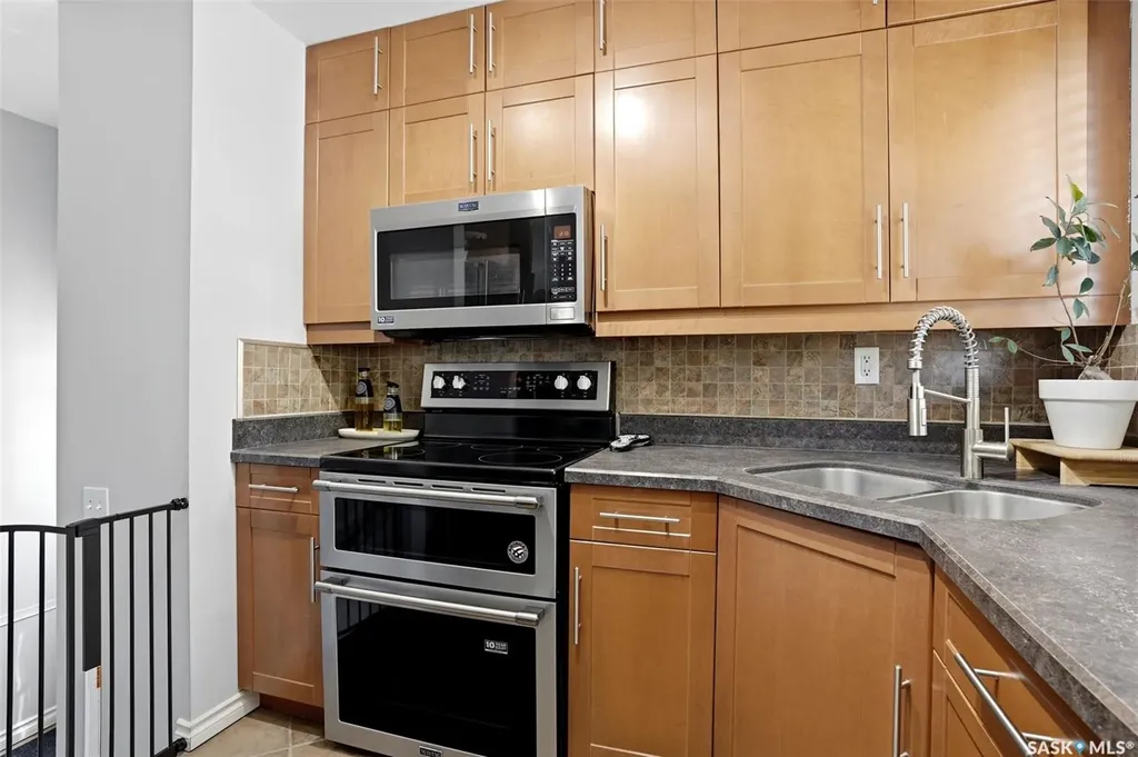 83 Tremaine Avenue Regina SK S4R 6N7