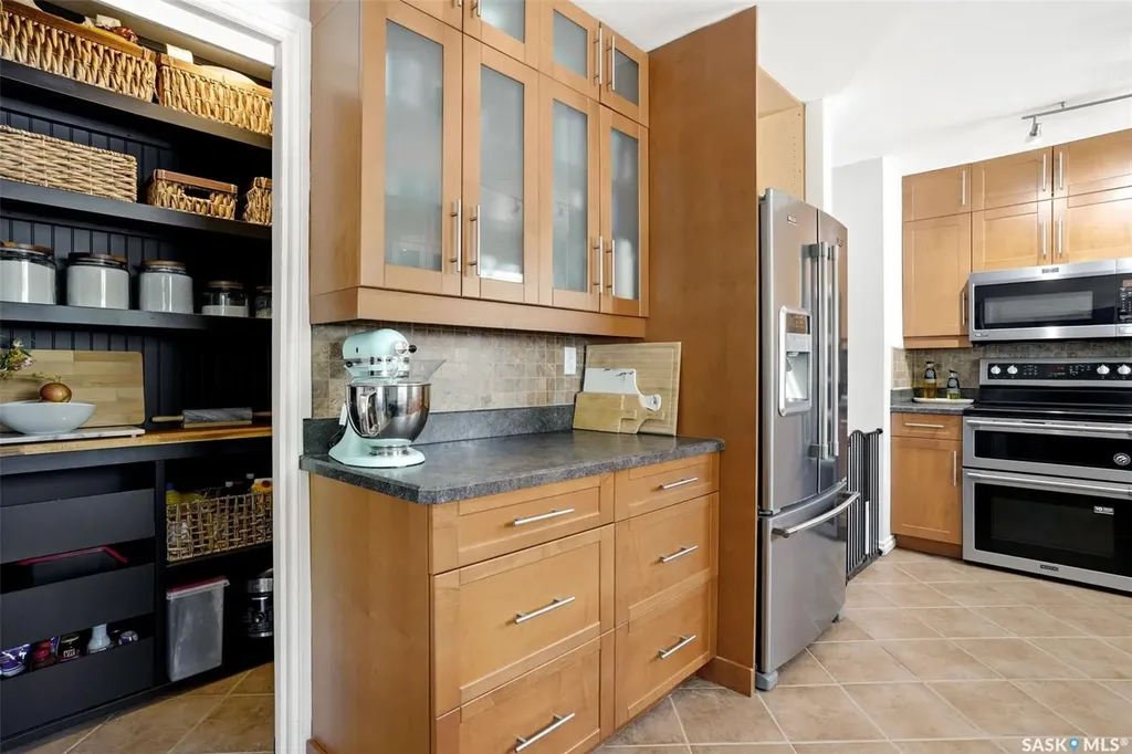 83 Tremaine Avenue Regina SK S4R 6N7