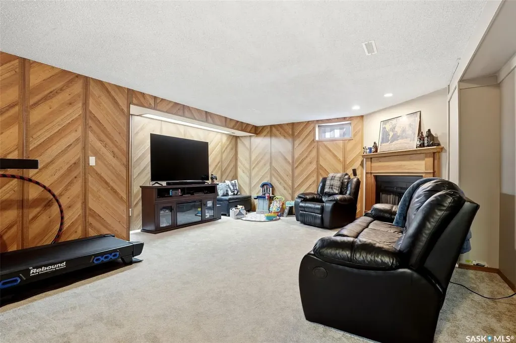 83 Tremaine Avenue Regina SK S4R 6N7