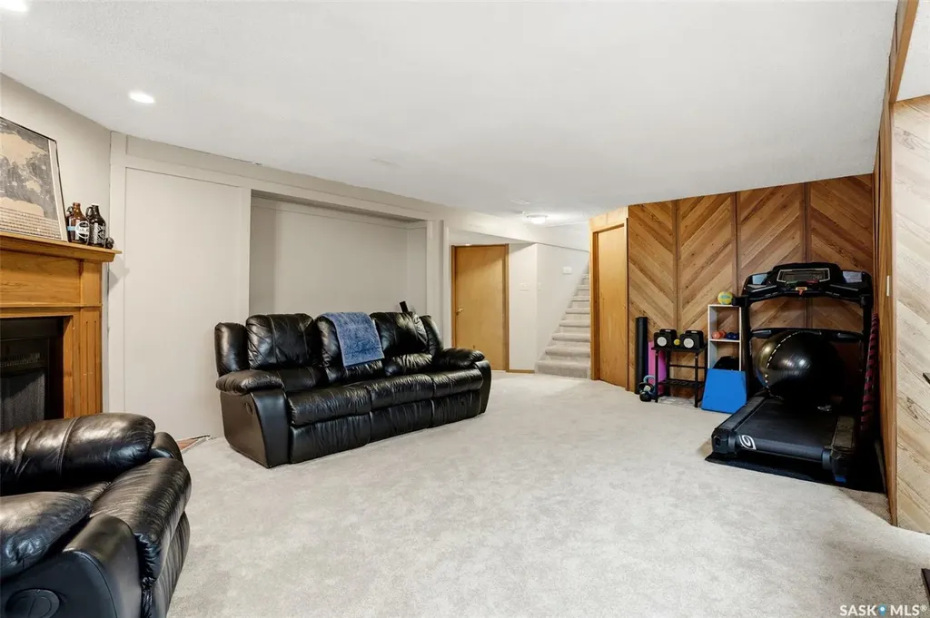 83 Tremaine Avenue Regina SK S4R 6N7