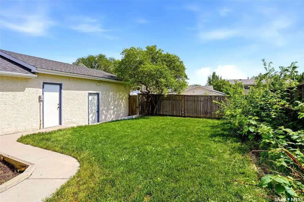 83 Tremaine Avenue Regina SK S4R 6N7