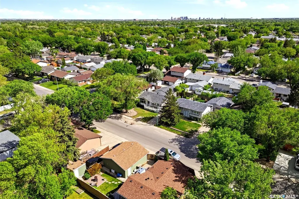 83 Tremaine Avenue Regina SK S4R 6N7