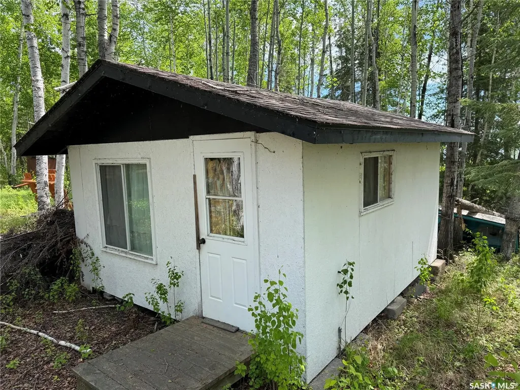 803 Willow Street Lac La Ronge Provincial Park SK S0J 1L0