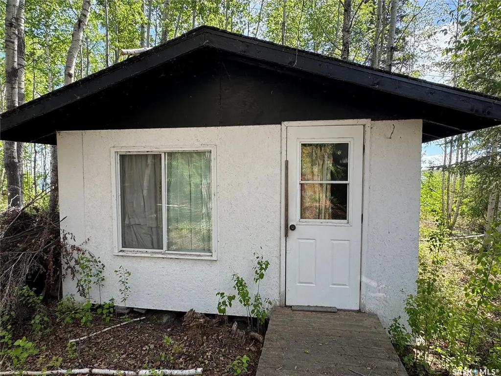 803 Willow Street Lac La Ronge Provincial Park SK S0J 1L0