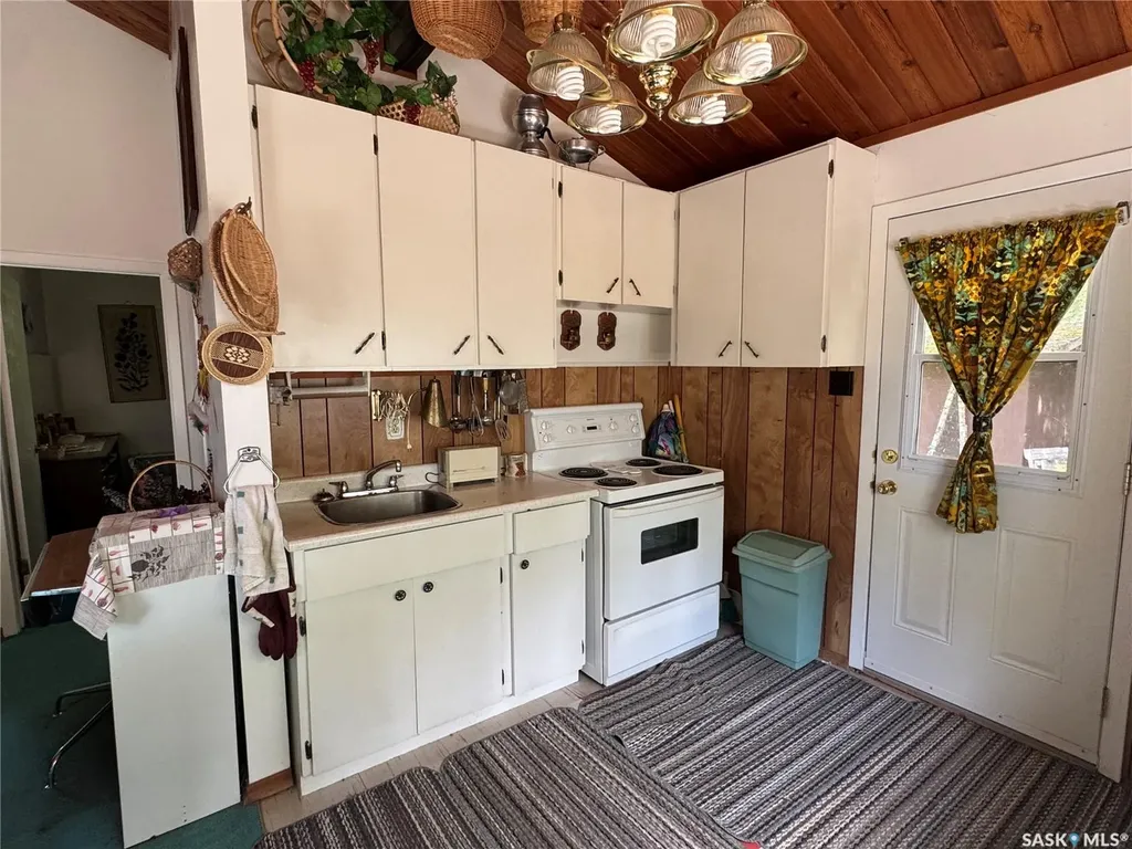 803 Willow Street Lac La Ronge Provincial Park SK S0J 1L0