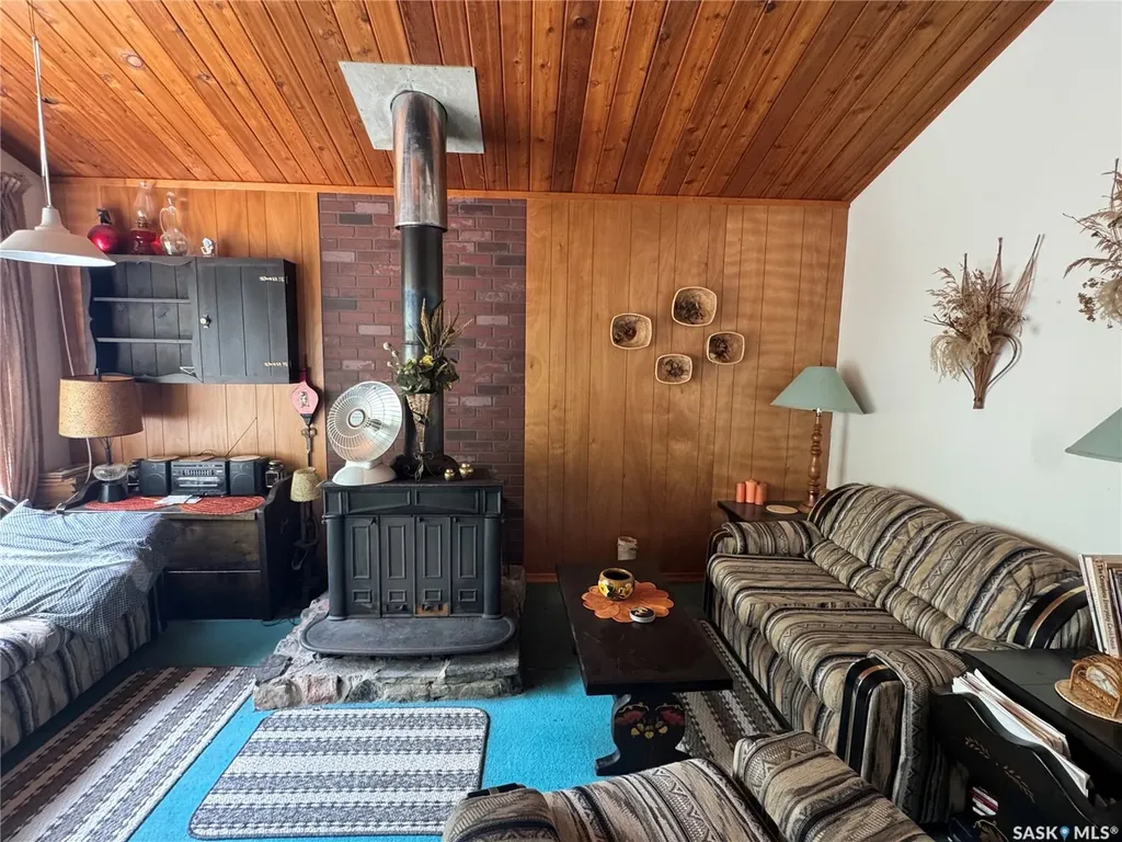 803 Willow Street Lac La Ronge Provincial Park SK S0J 1L0