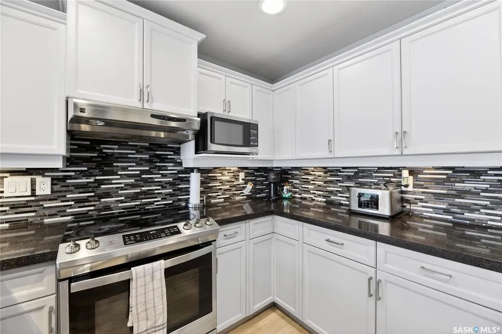 526 Beckett Crescent Saskatoon SK S7N 4X3