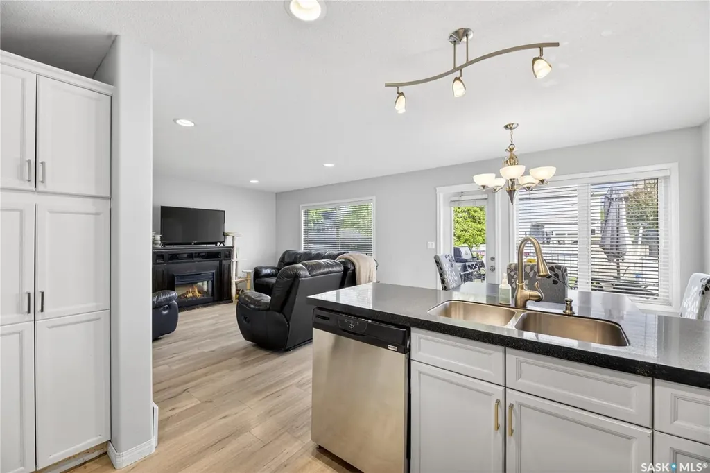 526 Beckett Crescent Saskatoon SK S7N 4X3