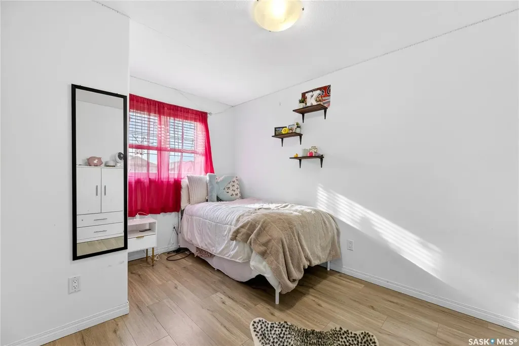 526 Beckett Crescent Saskatoon SK S7N 4X3