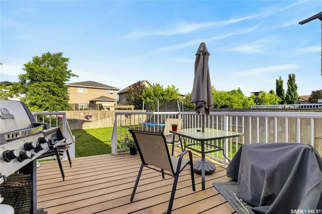 526 Beckett Crescent Saskatoon SK S7N 4X3