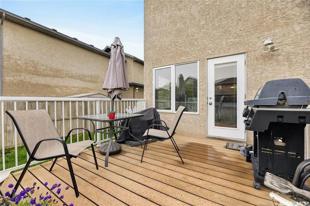 526 Beckett Crescent Saskatoon SK S7N 4X3