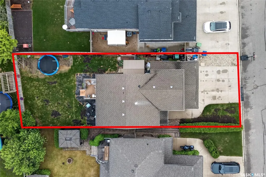 526 Beckett Crescent Saskatoon SK S7N 4X3
